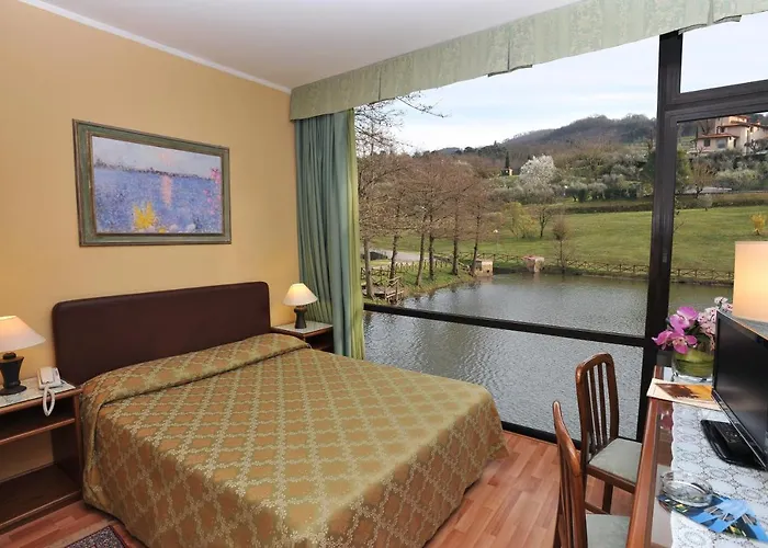 Hotel Lago Verde 3*