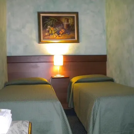 Hotel Lago Verde מלון