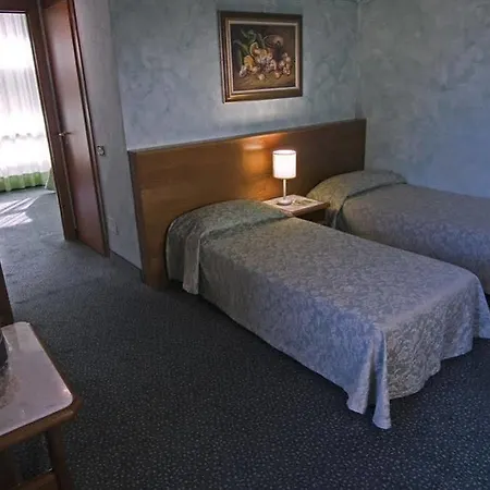 Hotel Lago Verde Szálloda